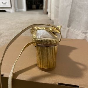 Brilliant gold mini heel with bow